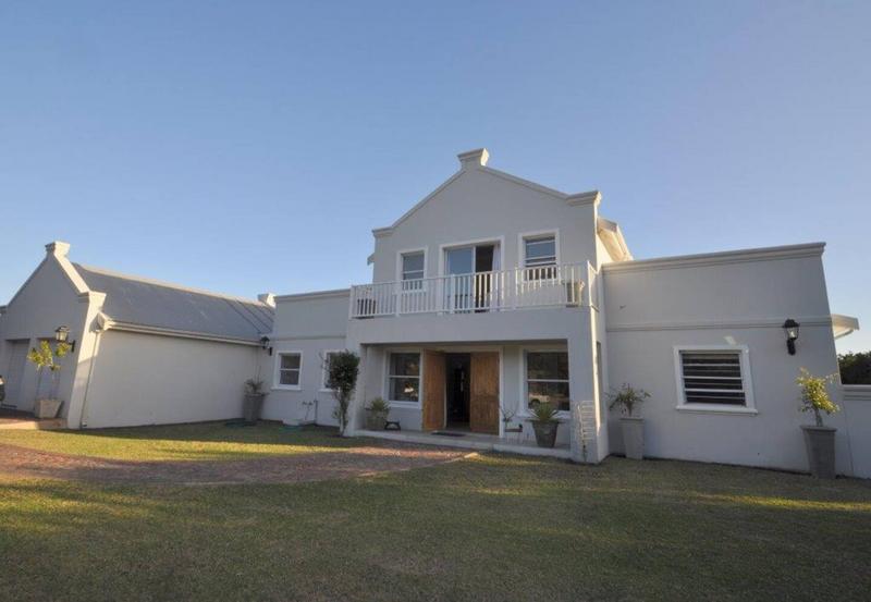 To Let 4 Bedroom Property for Rent in Keurbooms River Western Cape